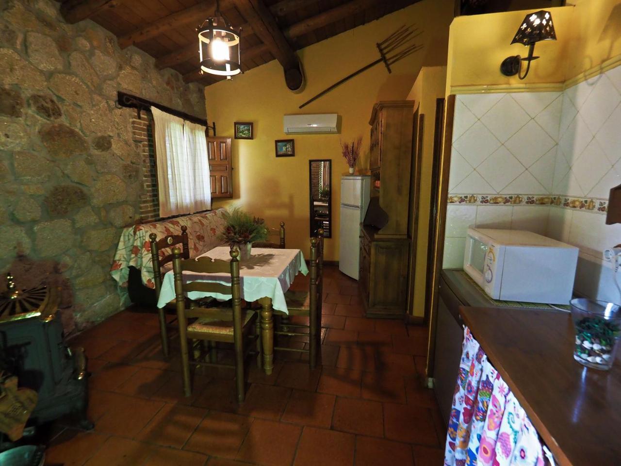 Casas Rurales Las Praderas Affittacamere Poyales Del Hoyo Esterno foto